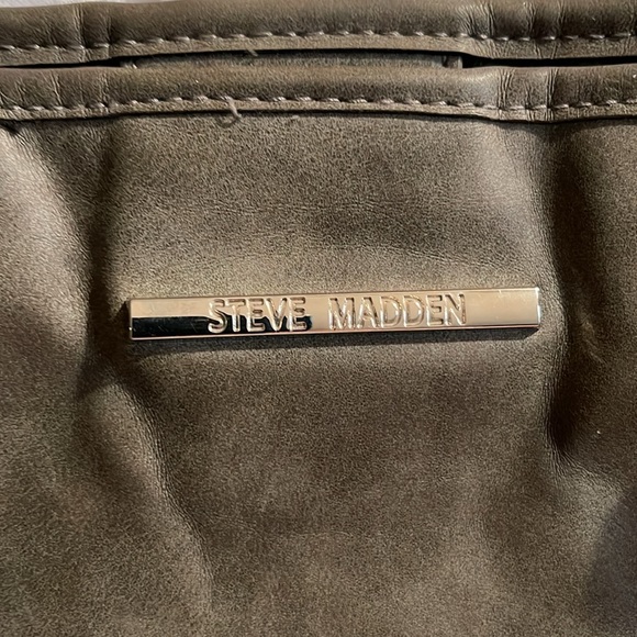 Large Steve Madden, satchel - Picture 3 of 6